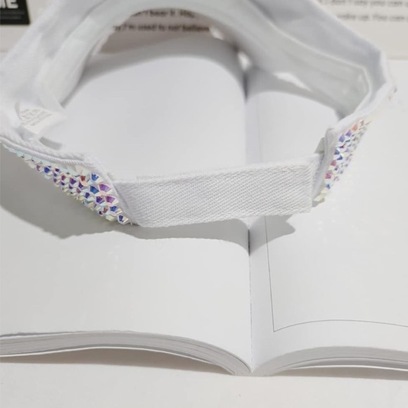 Rhinestone Visor - Picture 3 of 7